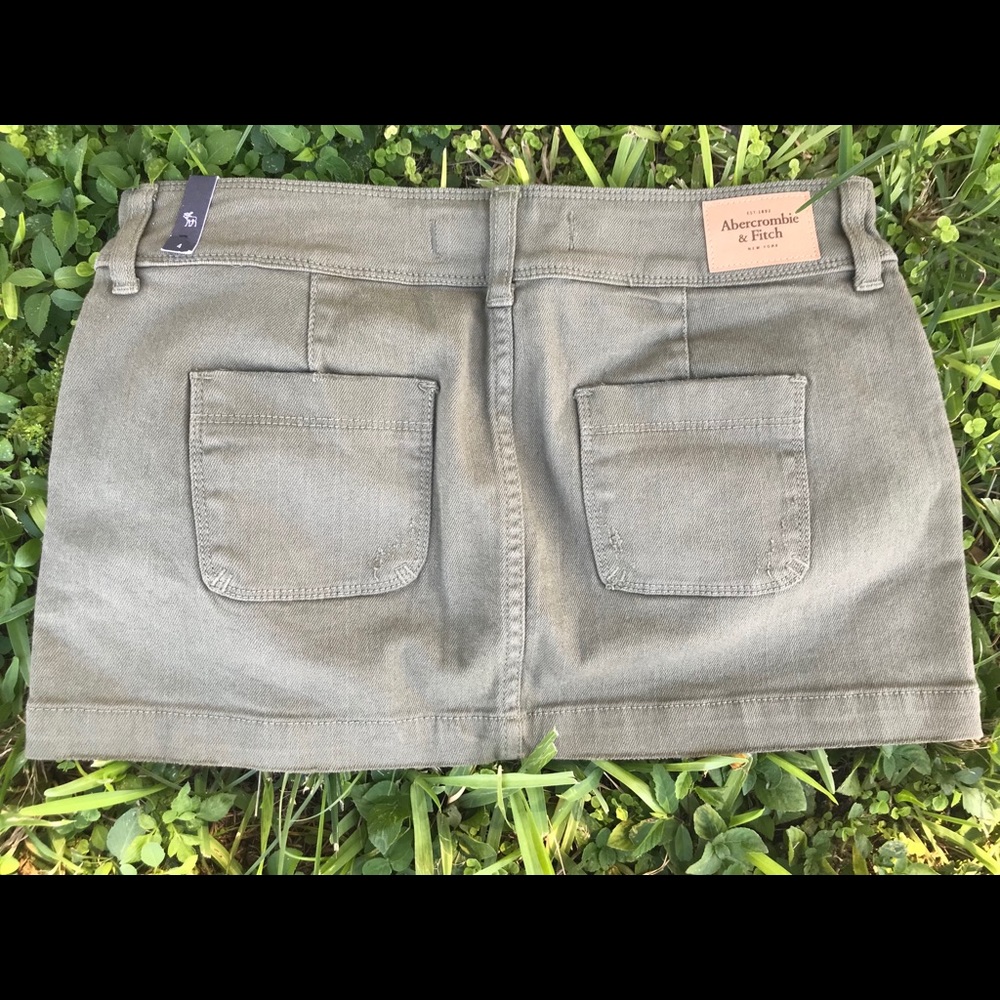 SALE! Abercrombie & Fitch New Mini shirt size 4